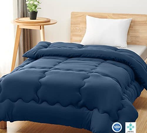 Sun Deco 掛け布団 肌掛け布団 シングル オールシーズン 掛けふとん【Ag+銀イオン抗菌素材】【SEK衛生認証】軽量 洗える 抗菌防臭 防ダニ 吸水速乾 暖かい かけ布団 柔らかな肌触り 約1.0KG 無地 150x210cm ネイビー